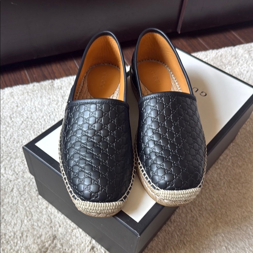 Gucci Black Loafers Slip-Ons with Intricate Leather Design